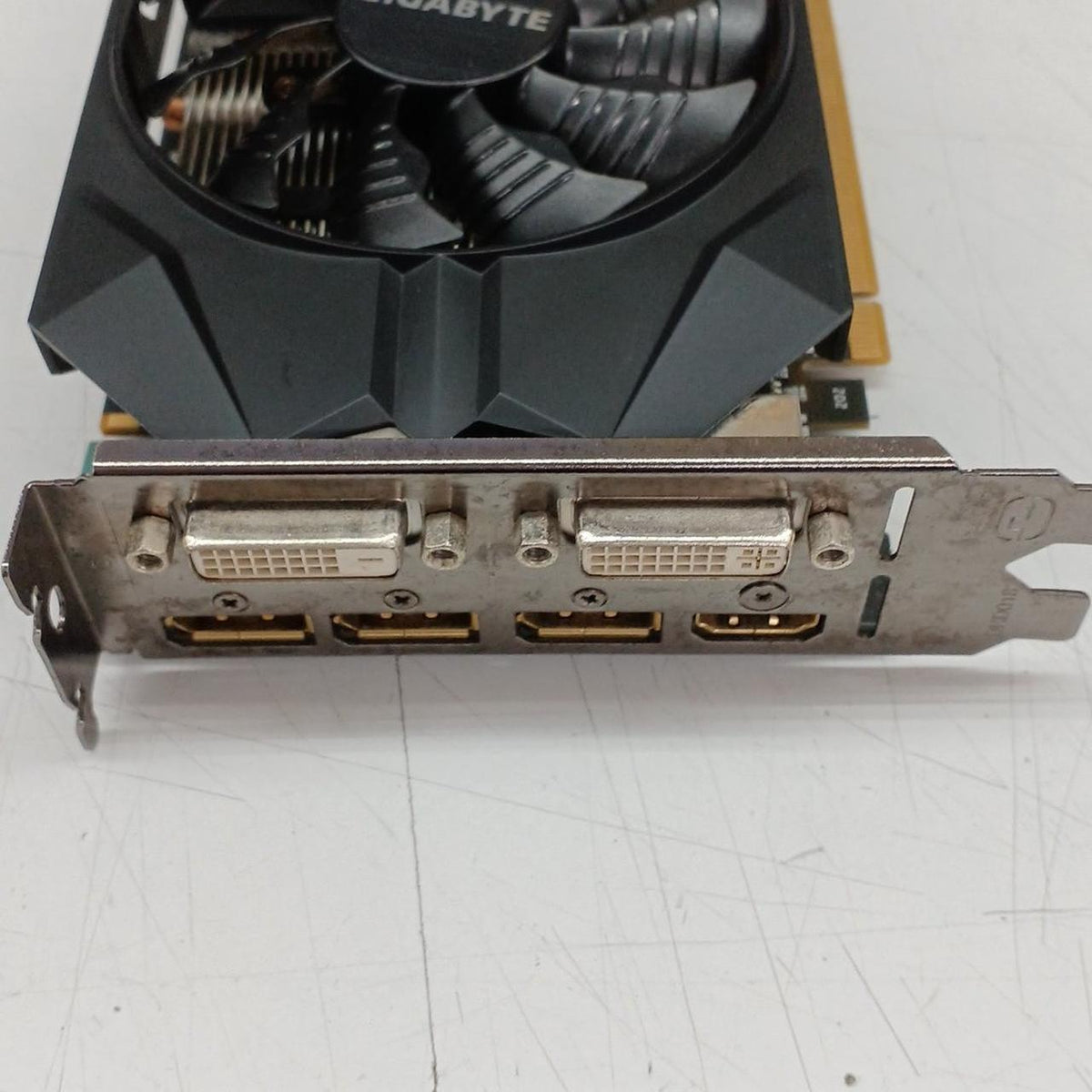 GIGABYTE Graphics Board: GEFORCE GTX960