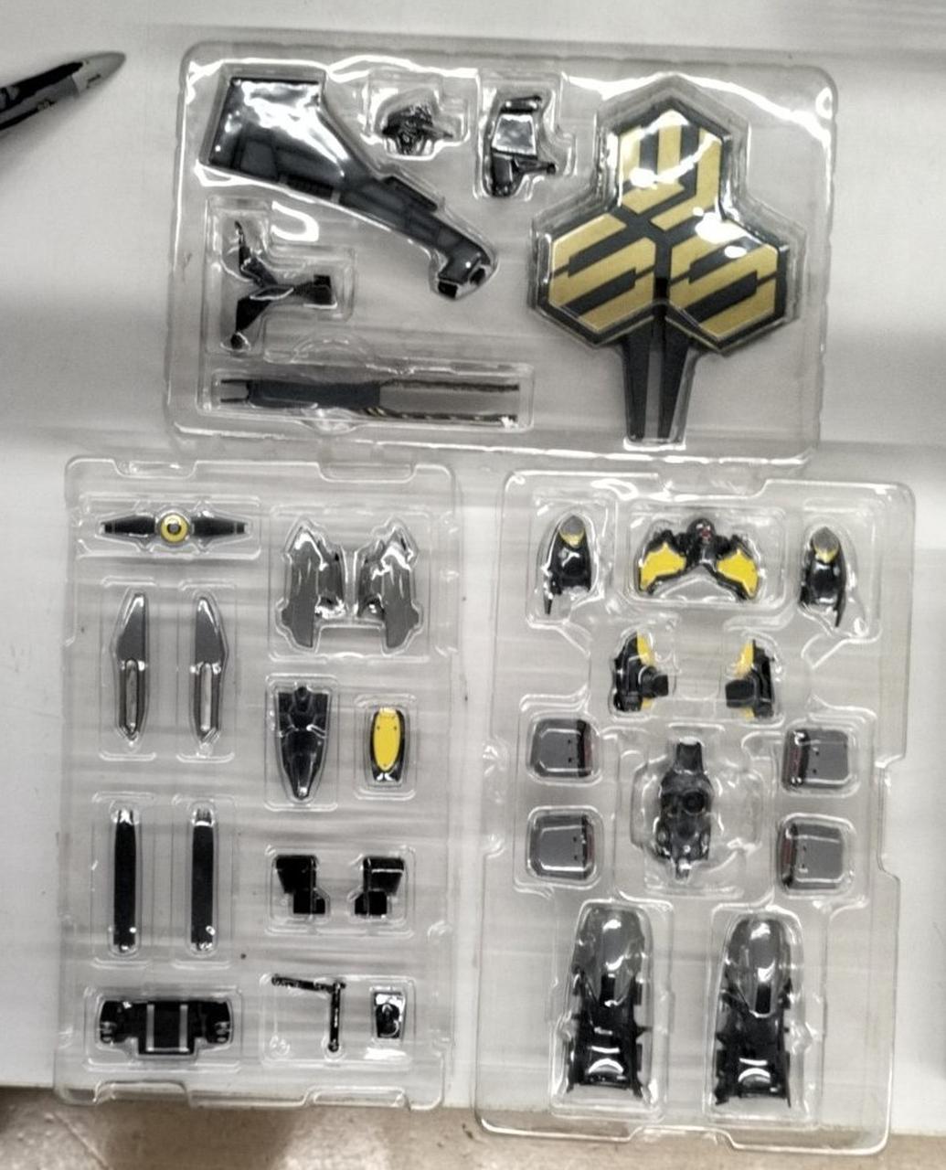 [JUNK] BANDAI DX Chogokin GF-47 VF-25S Armored Messiah Valkyrie Oz