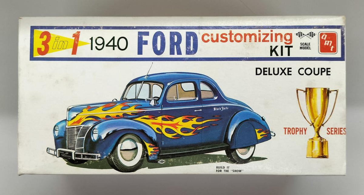 AMT 1/25 1940 FORD CUSTOMIZING KIT 40 FORD DELUXE COUPE - Banzai Thrifting | BanzaiHobby