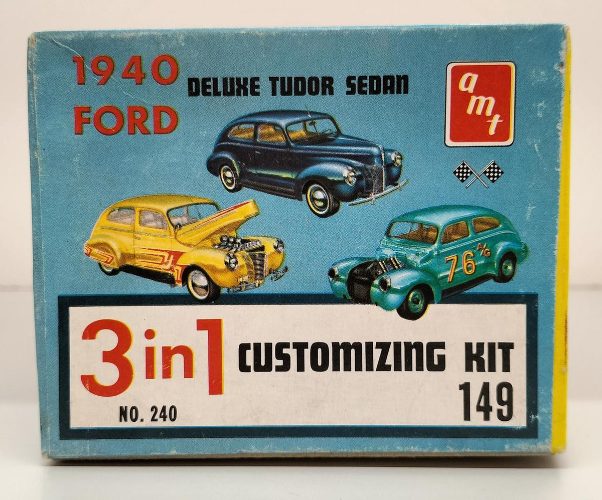 AMT 1/25 1940 FORD CUSTOMIZING KIT DELUXE TUDOR SEDAN - Banzai Thrifting | BanzaiHobby