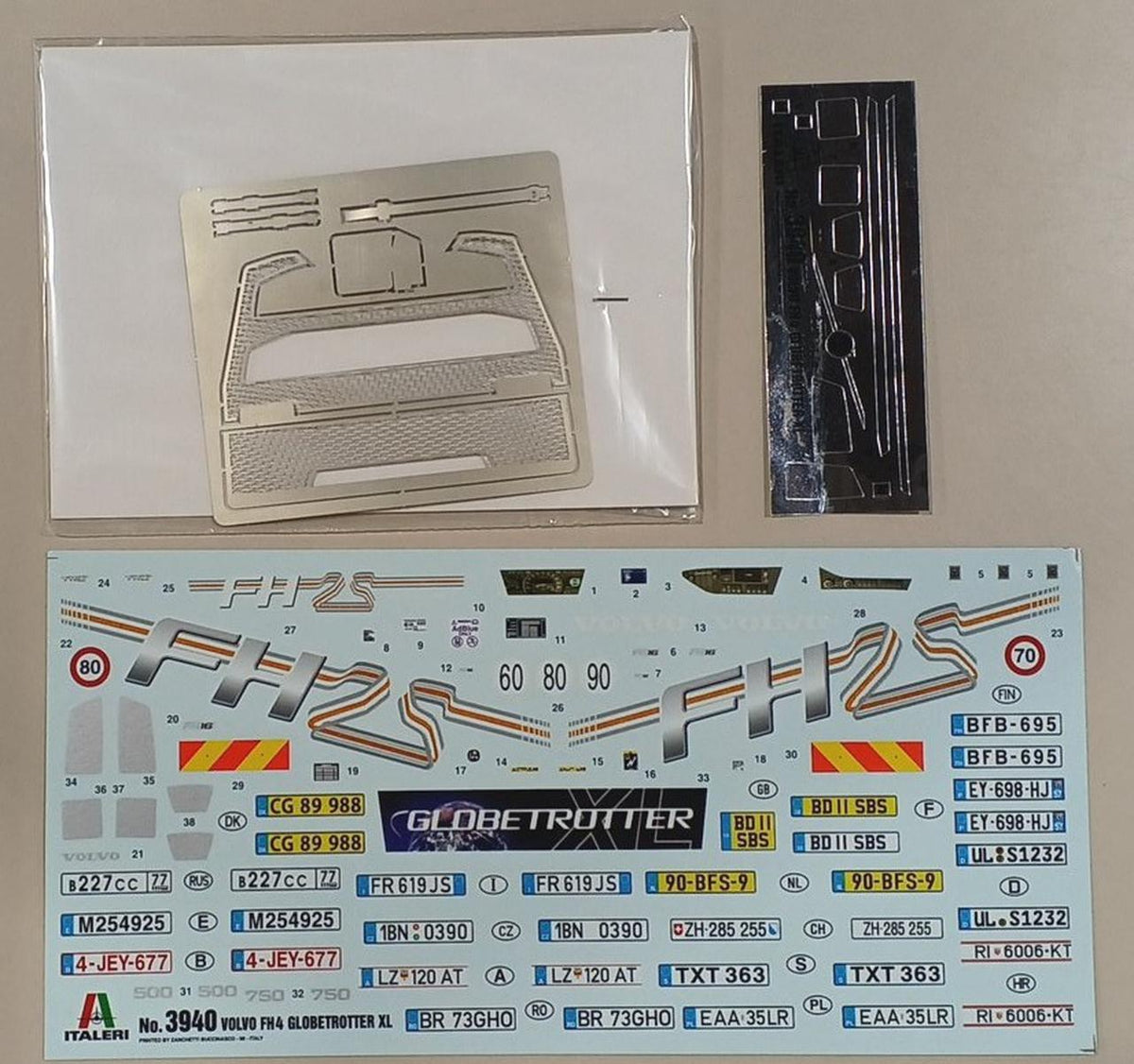 Italeri 1/24 Volvo FH4 Globe-Trotter XL - Banzai Thrifting | BanzaiHobby
