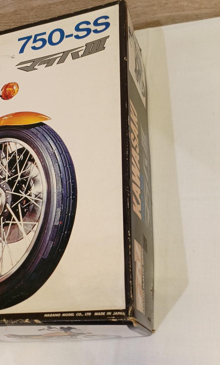 Nagano KAWASAKI 750-SS Mach III 1/8 - Banzai Thrifting | BanzaiHobby