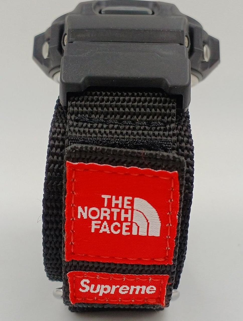 Supreme × G-SHOCK SUPREME TIMES SQUARE CASIO X THENORTHFACE X SUPREME SUPREME TIMES SQUARE G-SHOCK DW
