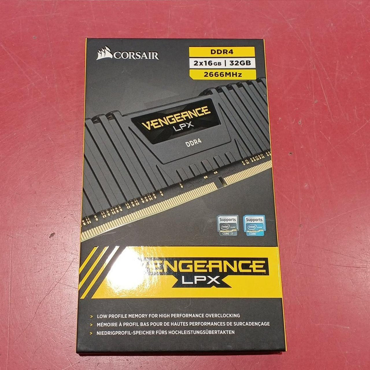 CORSAIR Desktop memory CMK32GX4M2A2666C16