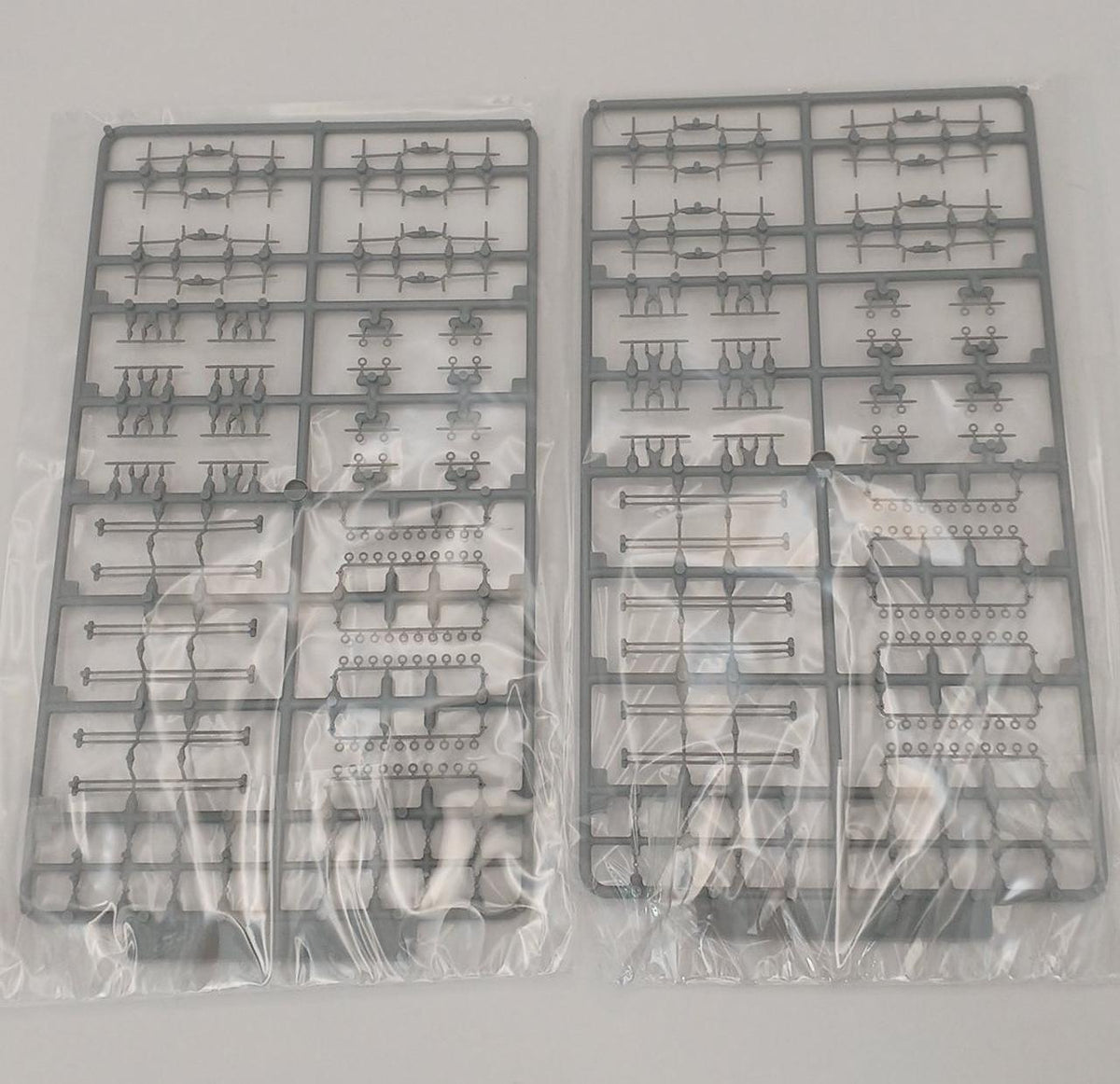 PLUM MOA 1/80 SCALE PLASTIC KIT 201 Series DC Lead Car 2-Car Kit Kuha 201 & Kuha 200 Included