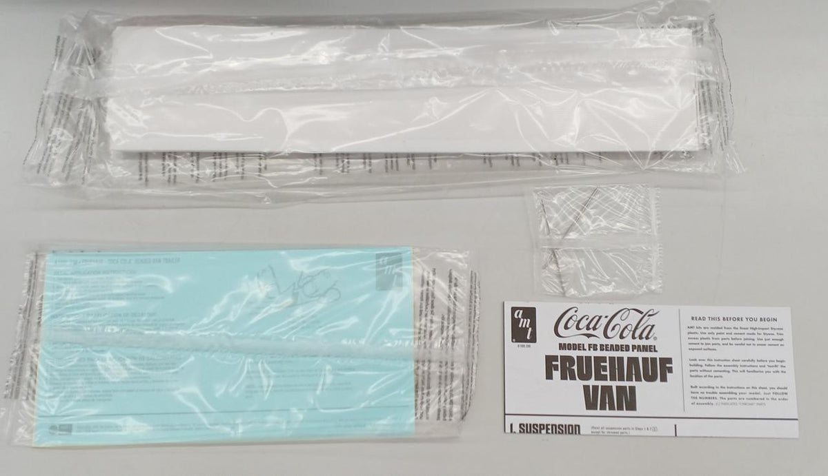 AMT Plastic Model Full Half Beaded Van Semi-trailer (Coca-Cola)