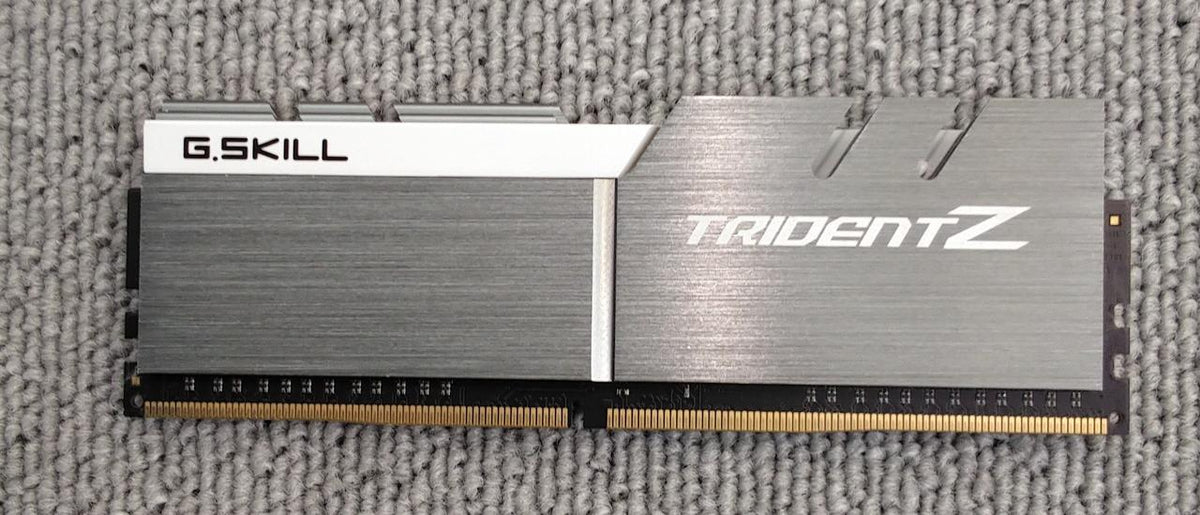 G.SKILL Memory F4-3300C16Q-32GTZSW