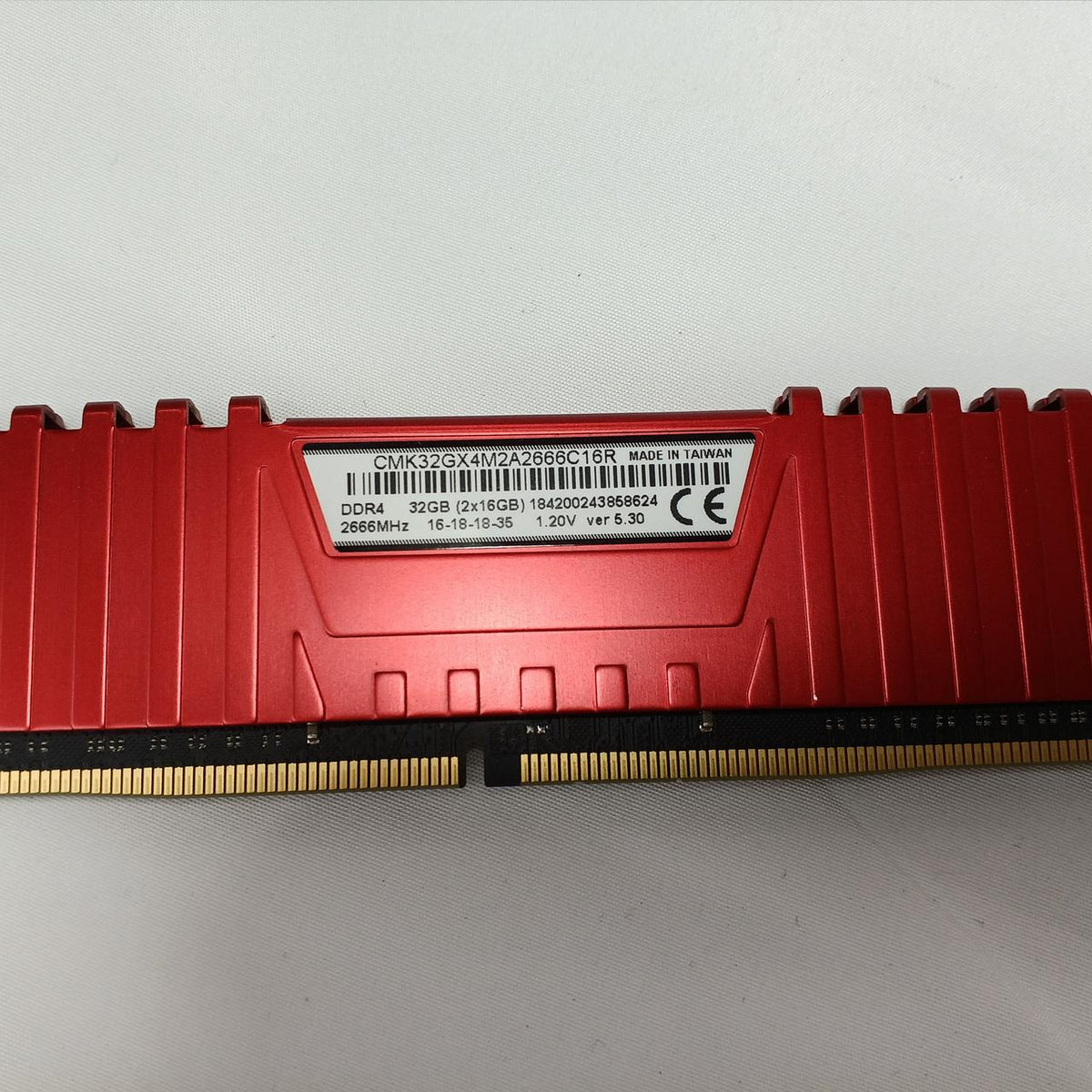 CORSAIR PC memory (16GB x 2) CMK32GX4M2A2666C16R
