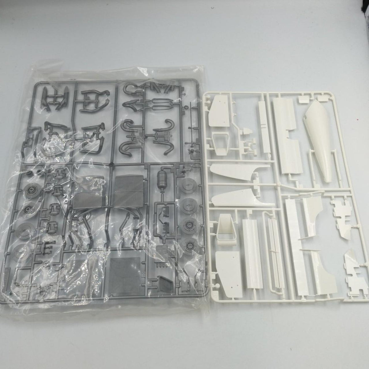 TAMIYA 1/12 Scale Honda McLaren MP4/6