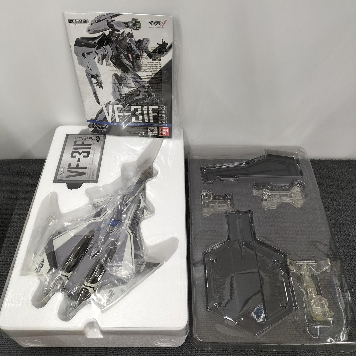 BANDAI Macross Δ [Delta] / DX Chogokin VF-31F Siegfried (Messer Ihlefeld's Unit)