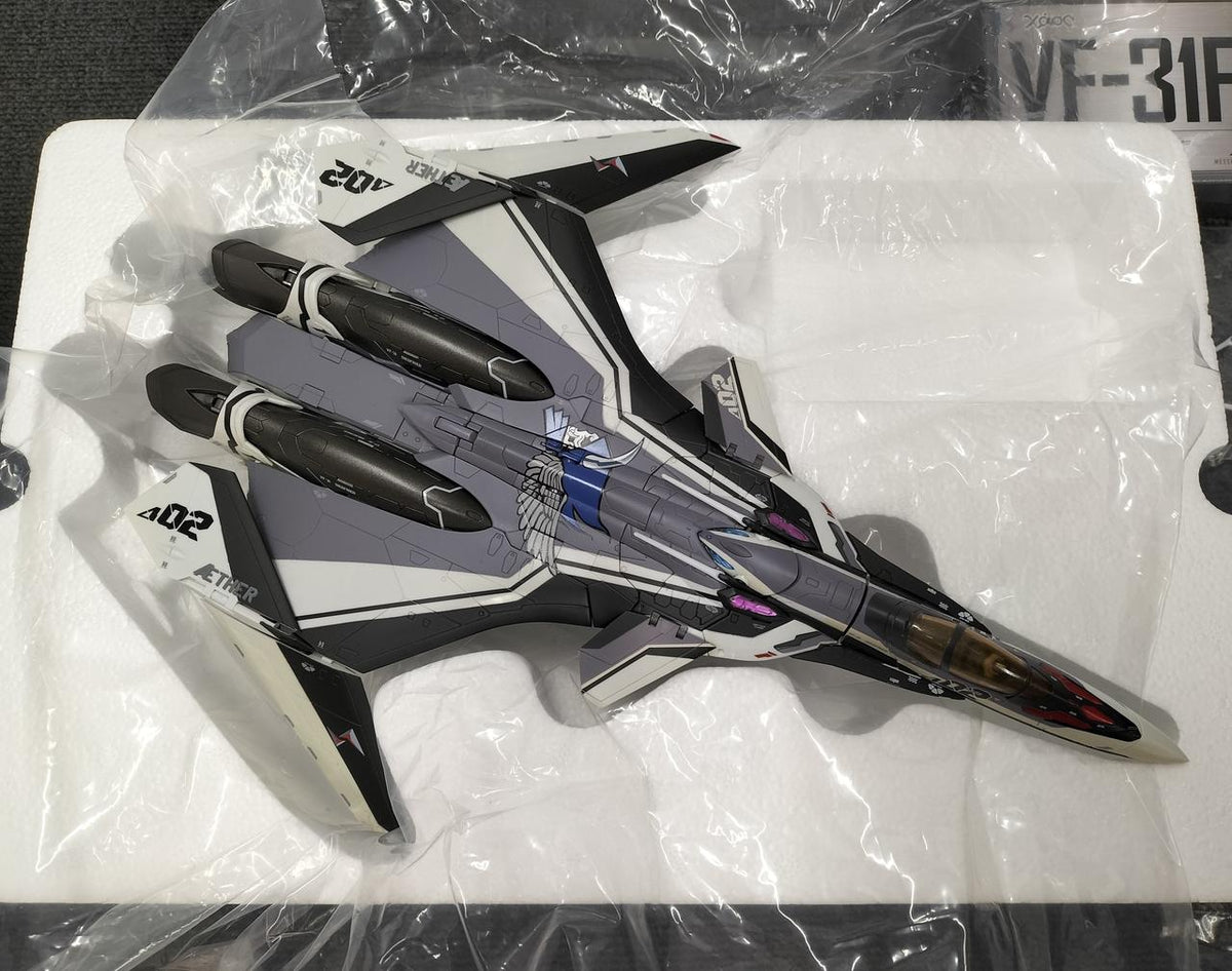 BANDAI Macross Δ [Delta] / DX Chogokin VF-31F Siegfried (Messer Ihlefeld's Unit)