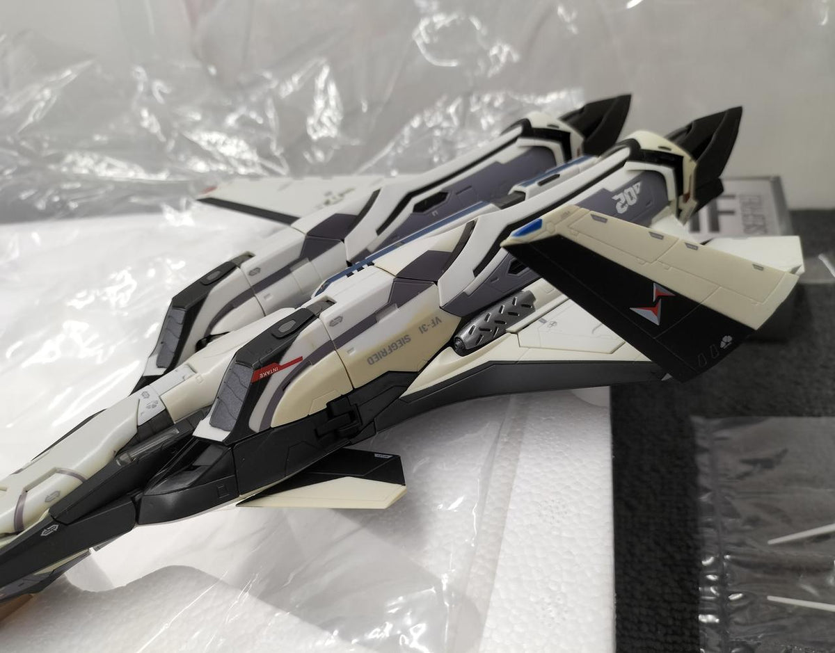 BANDAI Macross Δ [Delta] / DX Chogokin VF-31F Siegfried (Messer Ihlefeld's Unit)