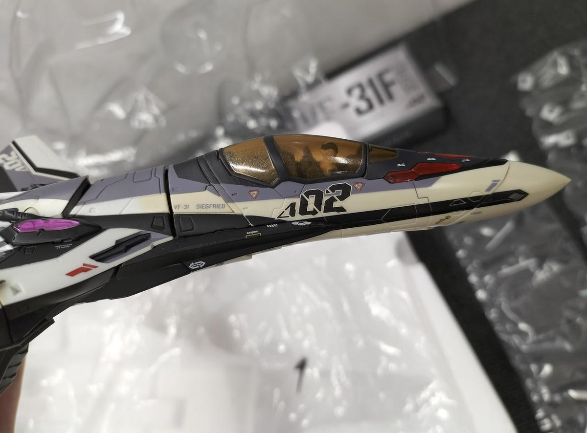 BANDAI Macross Δ [Delta] / DX Chogokin VF-31F Siegfried (Messer Ihlefeld's Unit)
