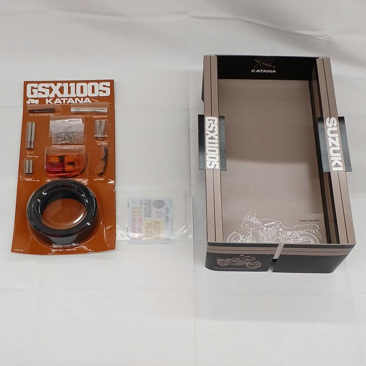 TAMIYA 1/6 Scale Motorcycle Plastic Model SUZUKI GSX1100S Katana