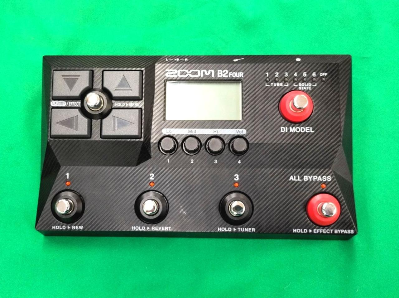 ベース ZOOM B2Four ZOOM Bass Multi-Effects Pedal B2FOUR | BanzaiHobby