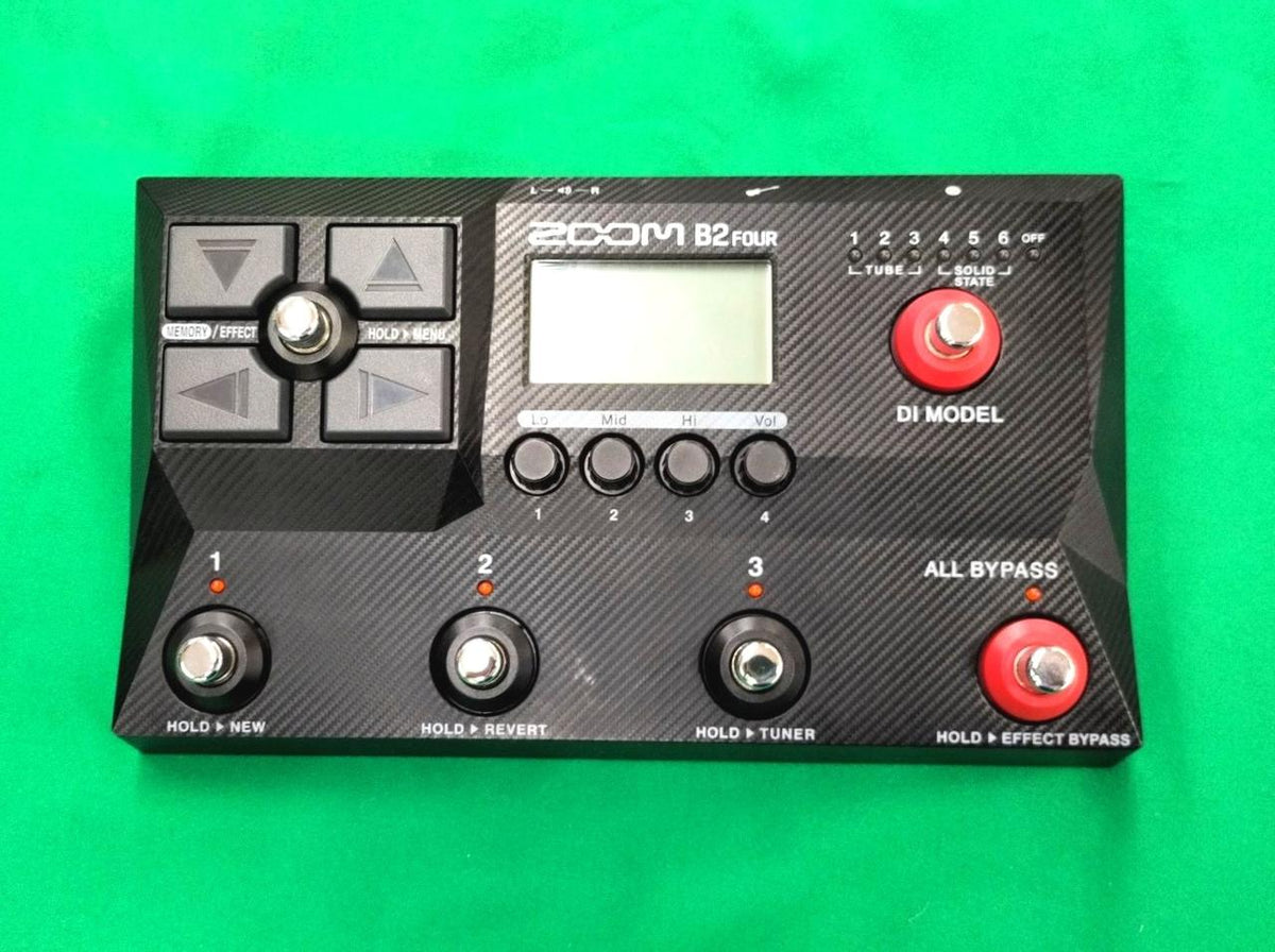 ZOOM Bass Multi-Effects Pedal B2FOUR