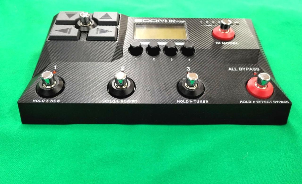 ZOOM Bass Multi-Effects Pedal B2FOUR