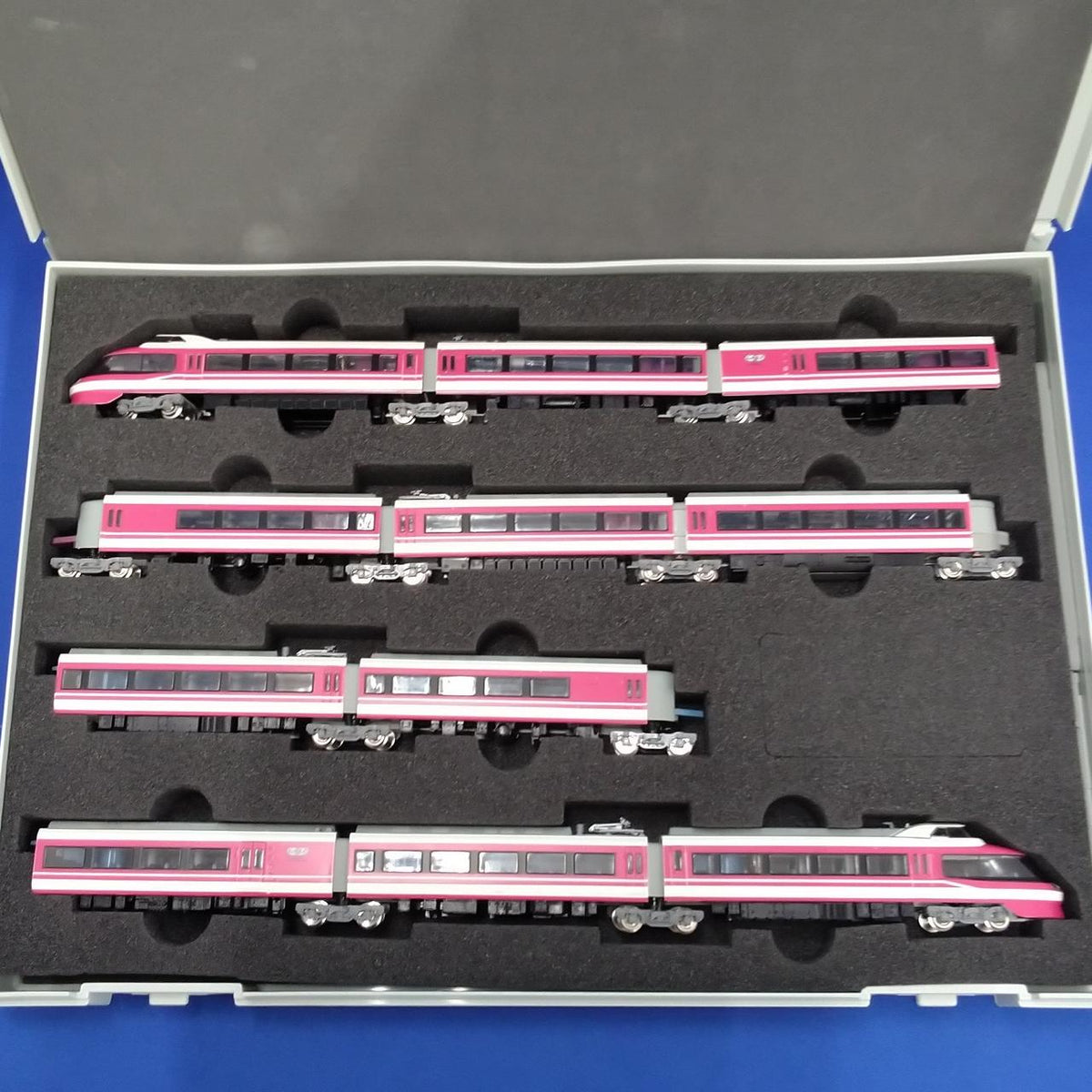 TOMIX Odakyu Romancecar 7000 Series LSE (New Livery) 11-Car Set 98687