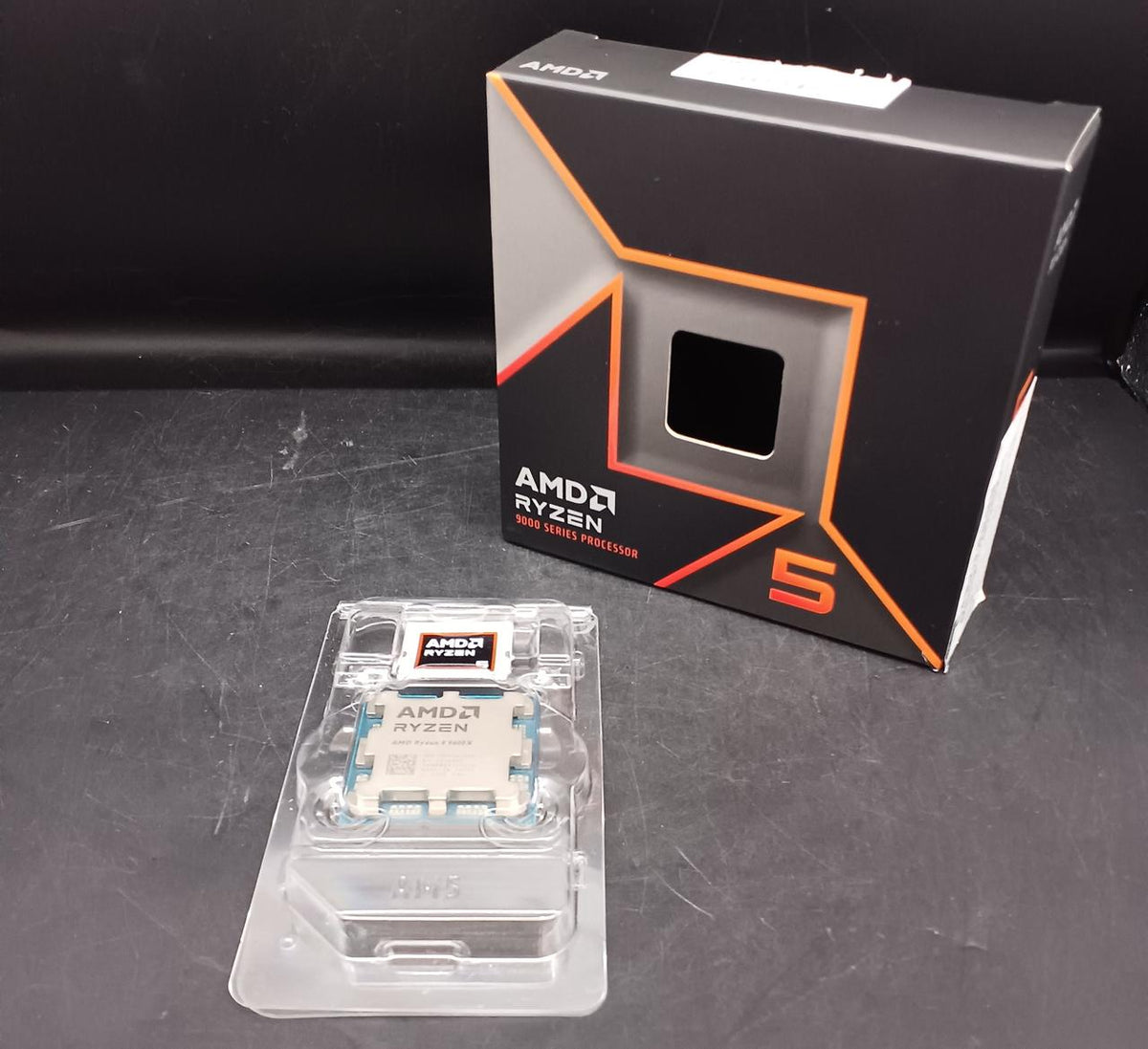 AMD CPU RYZEN5 9600X