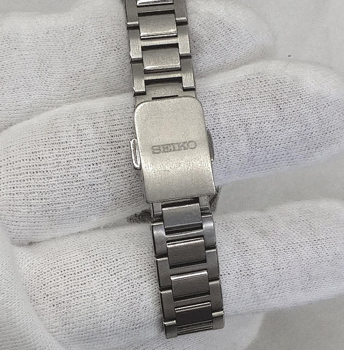 SEIKO Solar Radio-Controlled Wristwatch 1B32-0AC0