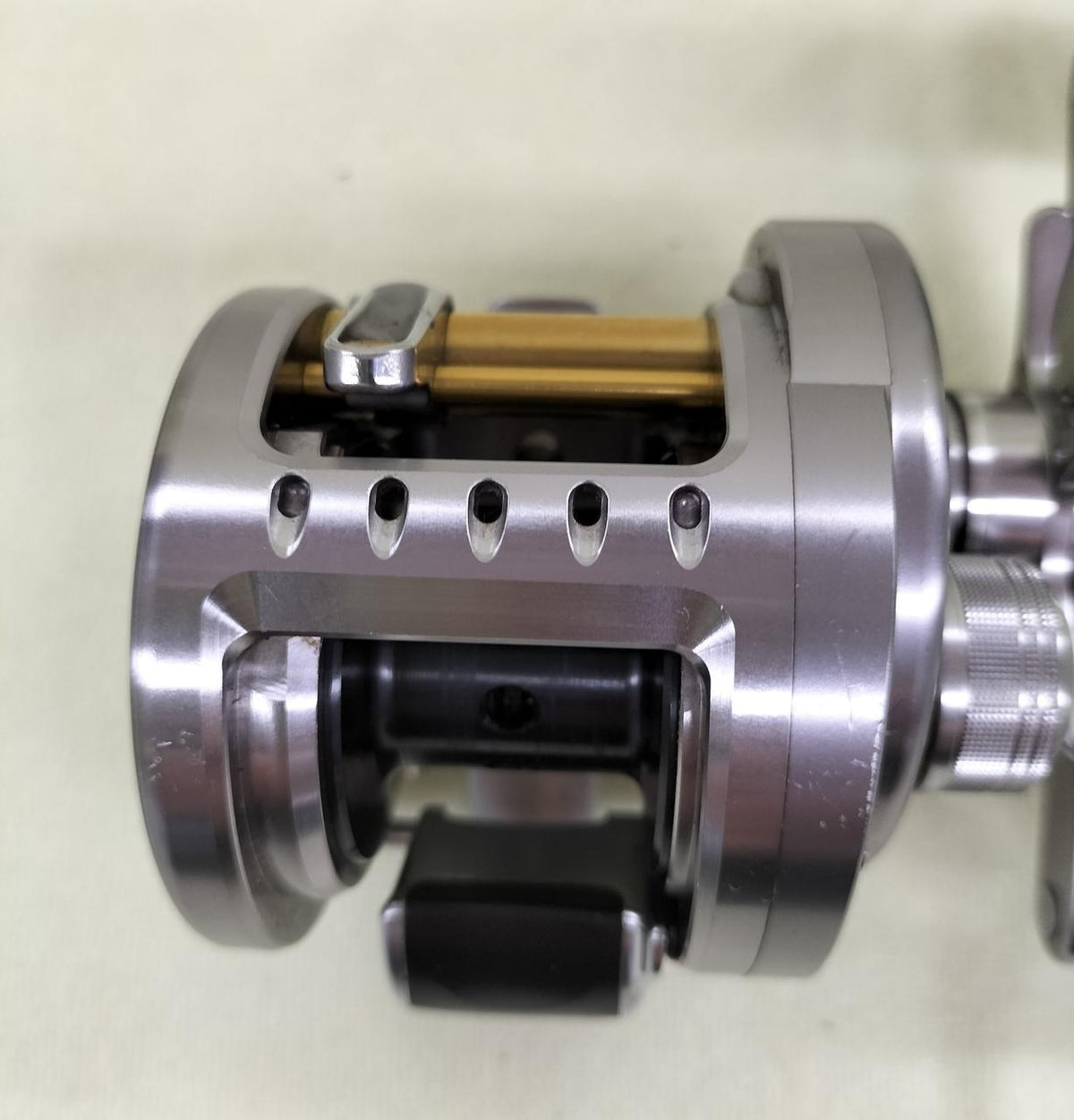 SHIMANO Baitcasting Reel CALCUTTA CONQUEST 200DC