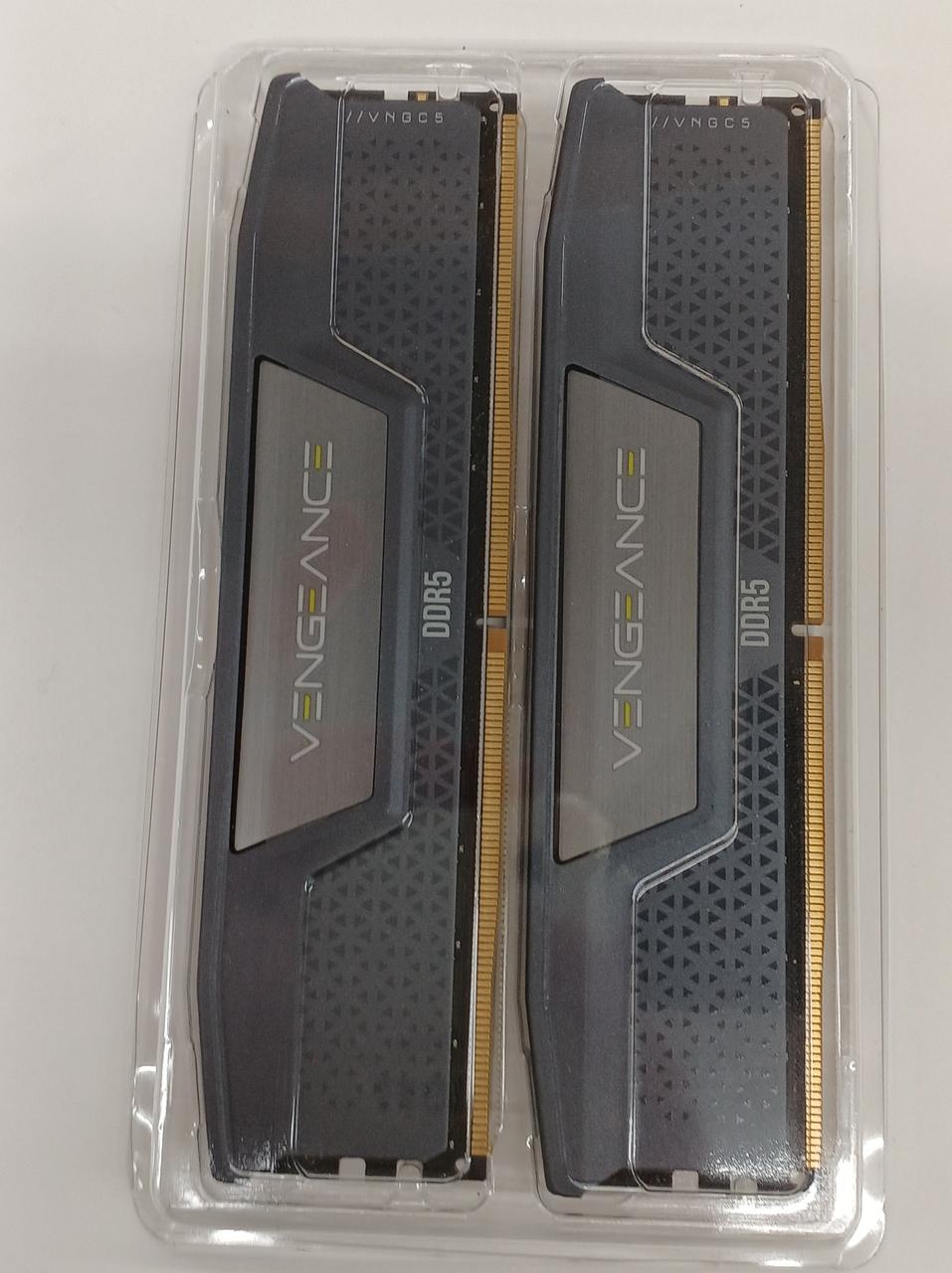CORSAIR DDR5 Memory CMK64GX5M2B5600Z40