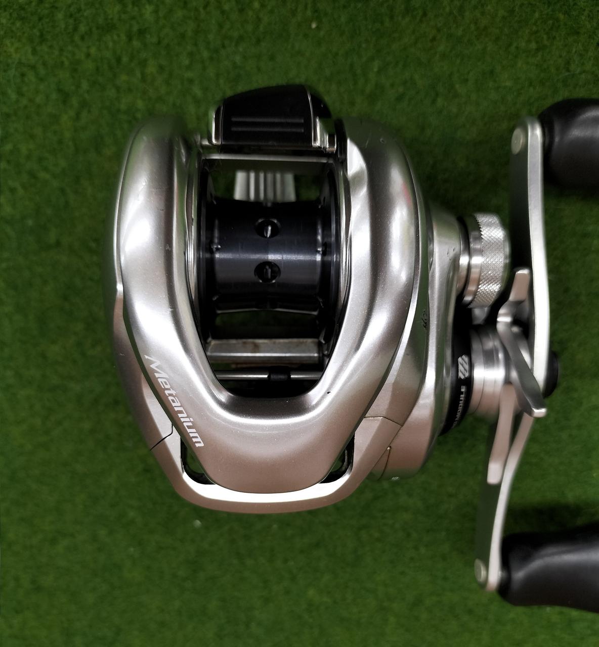 SHIMANO Baitcasting Reel METANIUM MGL XG LEFT - Banzai Thrifting | BanzaiHobby