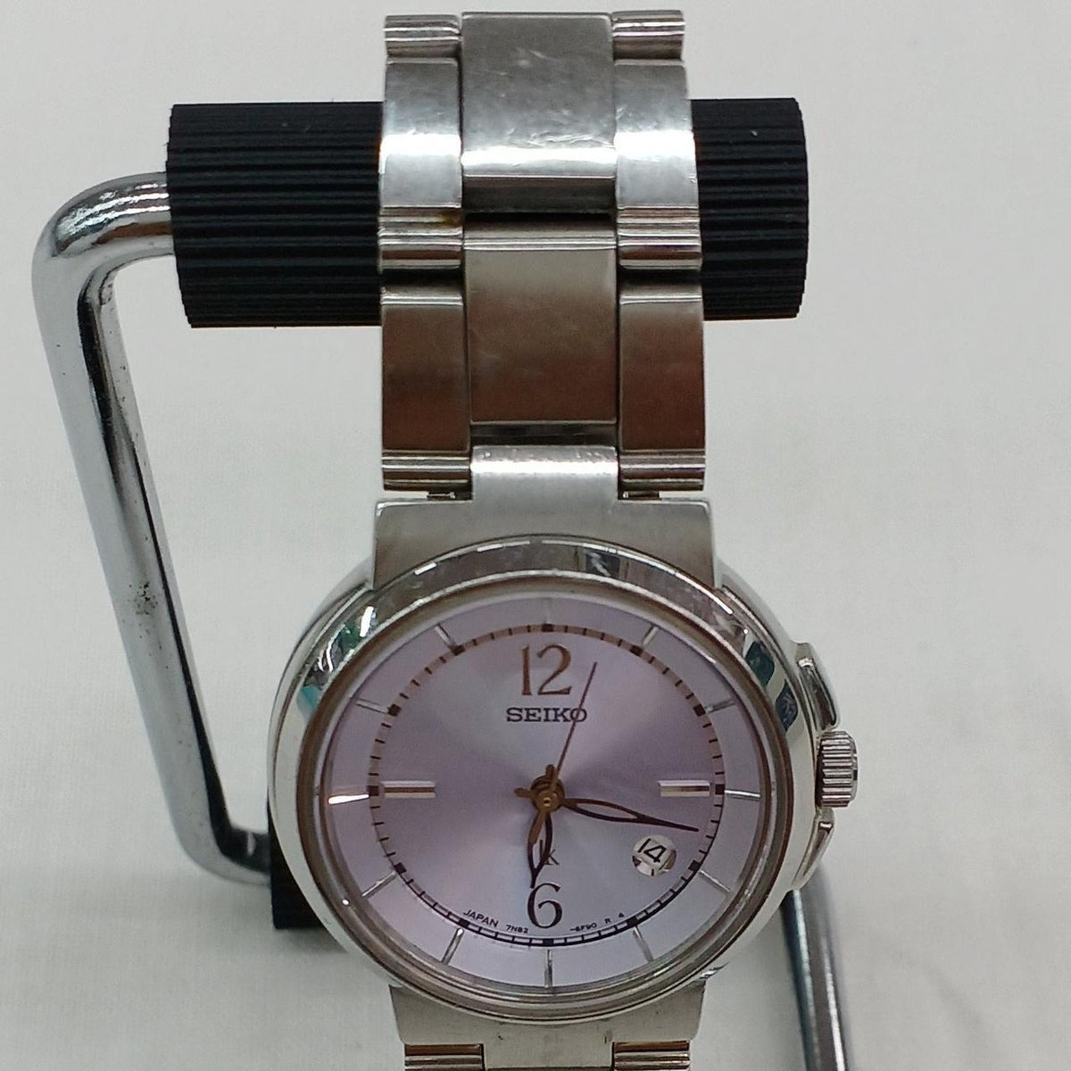 SEIKO Quartz Wristwatch 7N82-6E00 - Banzai Thrifting | BanzaiHobby