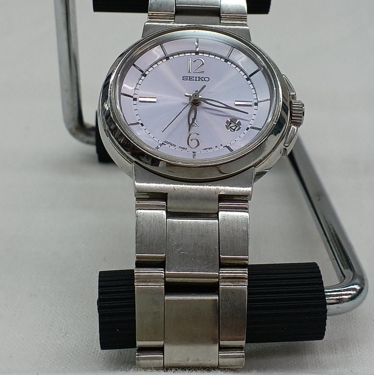 SEIKO Quartz Wristwatch 7N82-6E00 - Banzai Thrifting | BanzaiHobby