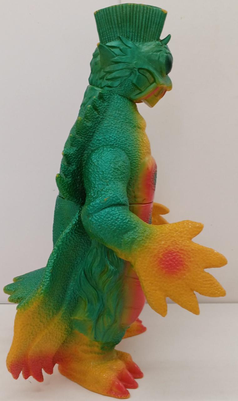 Tsuburaya Communications Kaiju Land Soft Vinyl Series: Moth Super Beast Dragory - Banzai Thrifting | BanzaiHobby
