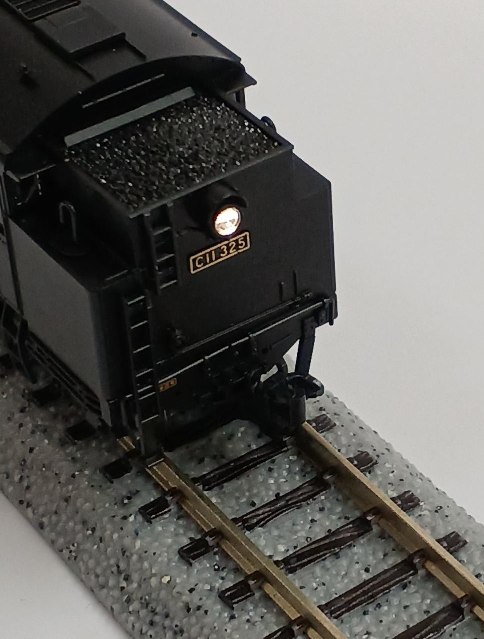 TOMIX Moka Railway 50 Series Passenger Car (Red Ribbon) Set with C11 Steam Locomotive (No. 325) - Banzai Thrifting | BanzaiHobby