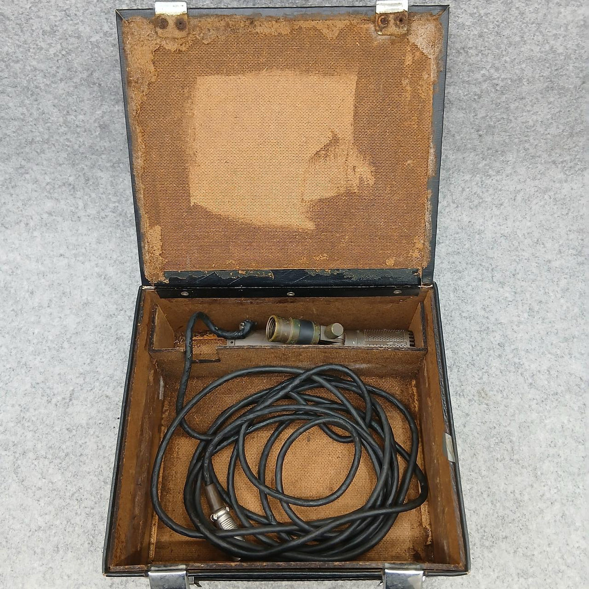 AIWA [Junk] Ribbon Microphone VM-18T - Banzai Thrifting | BanzaiHobby