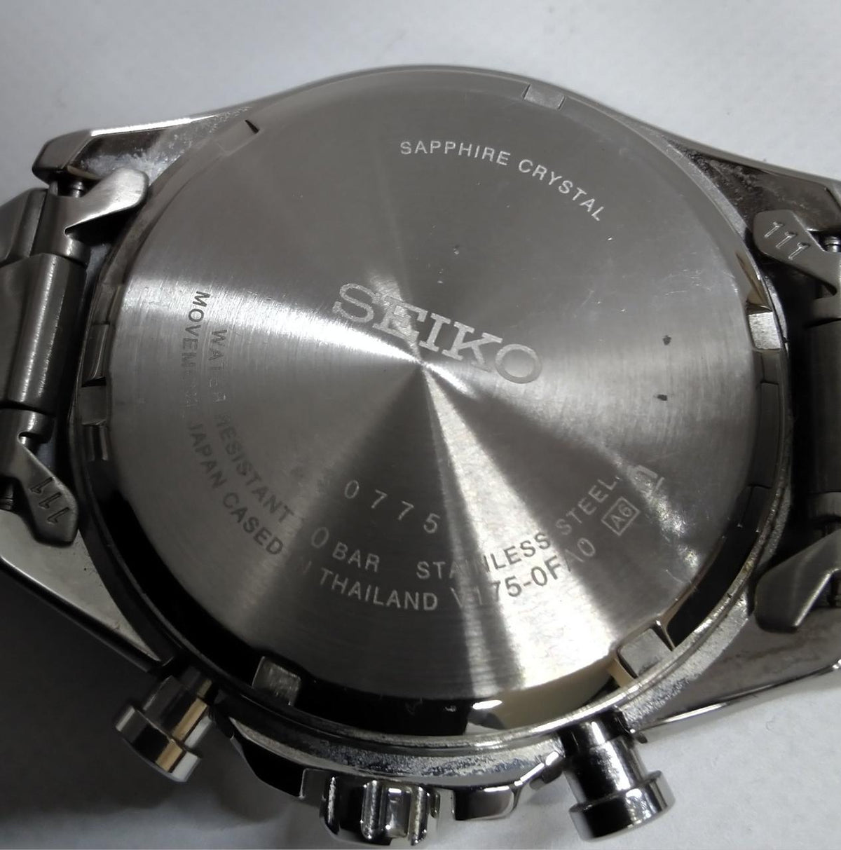 SEIKO Quartz Analog Wristwatch V175-0FA0 - Banzai Thrifting | BanzaiHobby