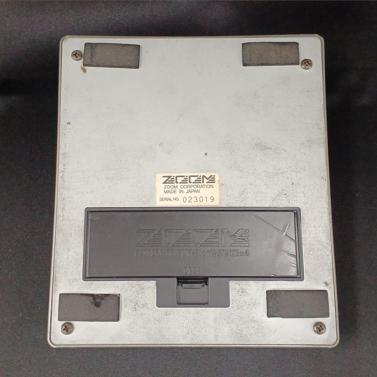 ZOOM Rhythm Machine MRT-3B - Banzai Thrifting | BanzaiHobby