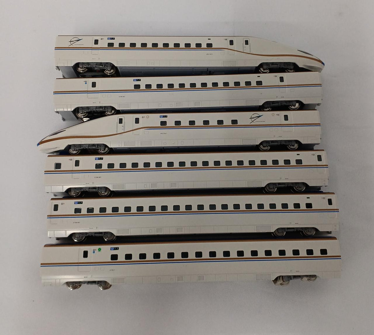 KATO N Gauge E7 Series Hokuriku Shinkansen Basic and Expansion Sets A and B 12-Car Set - Banzai Thrifting | BanzaiHobby