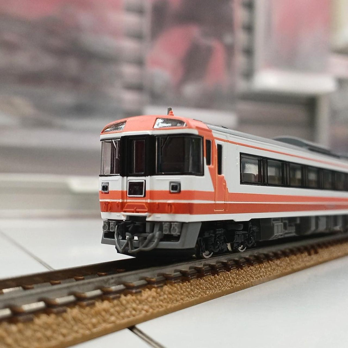 TOMIX N Gauge JR KiHa 183 550 Series Limited Express Diesel Car 92619 - Banzai Thrifting | BanzaiHobby