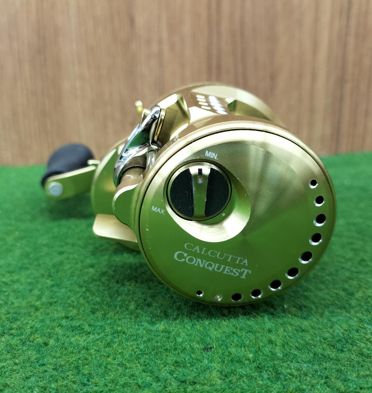 SHIMANO Baitcasting Reel CALCUTTA CONQUEST 100HG - Banzai Thrifting | BanzaiHobby
