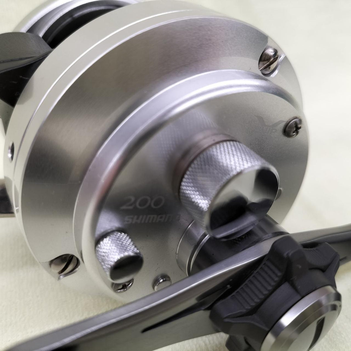 SHIMANO Baitcasting Reel CALCUTTA 200 - Banzai Thrifting | BanzaiHobby