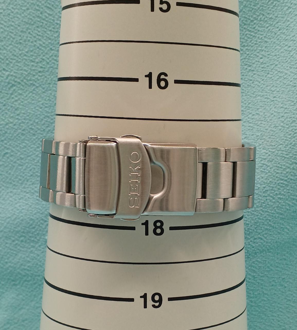 SEIKO Automatic Wristwatch 4R36-14B0 - Banzai Thrifting | BanzaiHobby