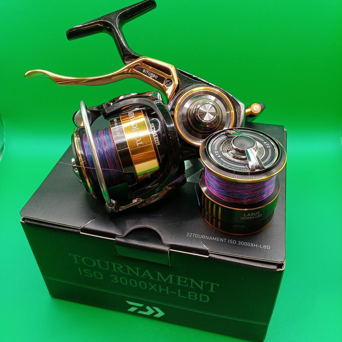 DAIWA TOURNAMENT 300XH-LBD - Banzai Thrifting | BanzaiHobby
