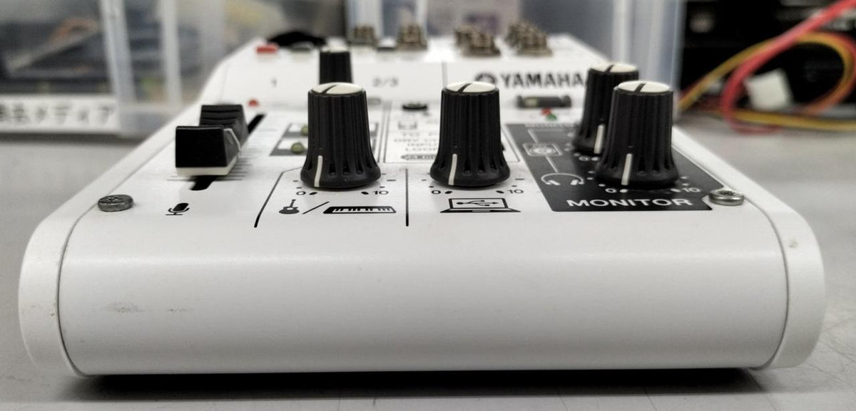 YAMAHA Mixer AG03 - Banzai Thrifting | BanzaiHobby
