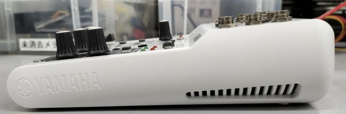 YAMAHA Mixer AG03 - Banzai Thrifting | BanzaiHobby