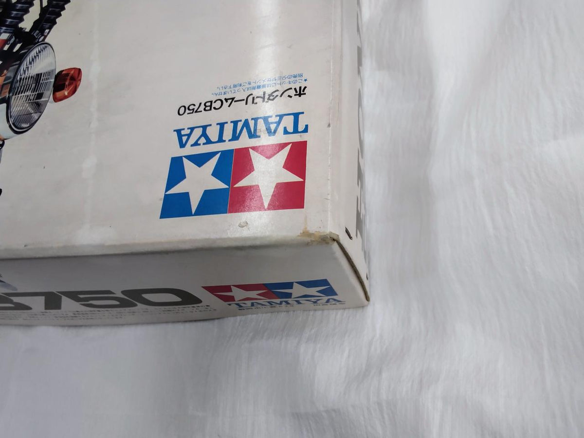 TAMIYA "In-store Pickup Only" HONDA CB750FOUR 1/6 Honda Dream CB750 - Banzai Thrifting | BanzaiHobby