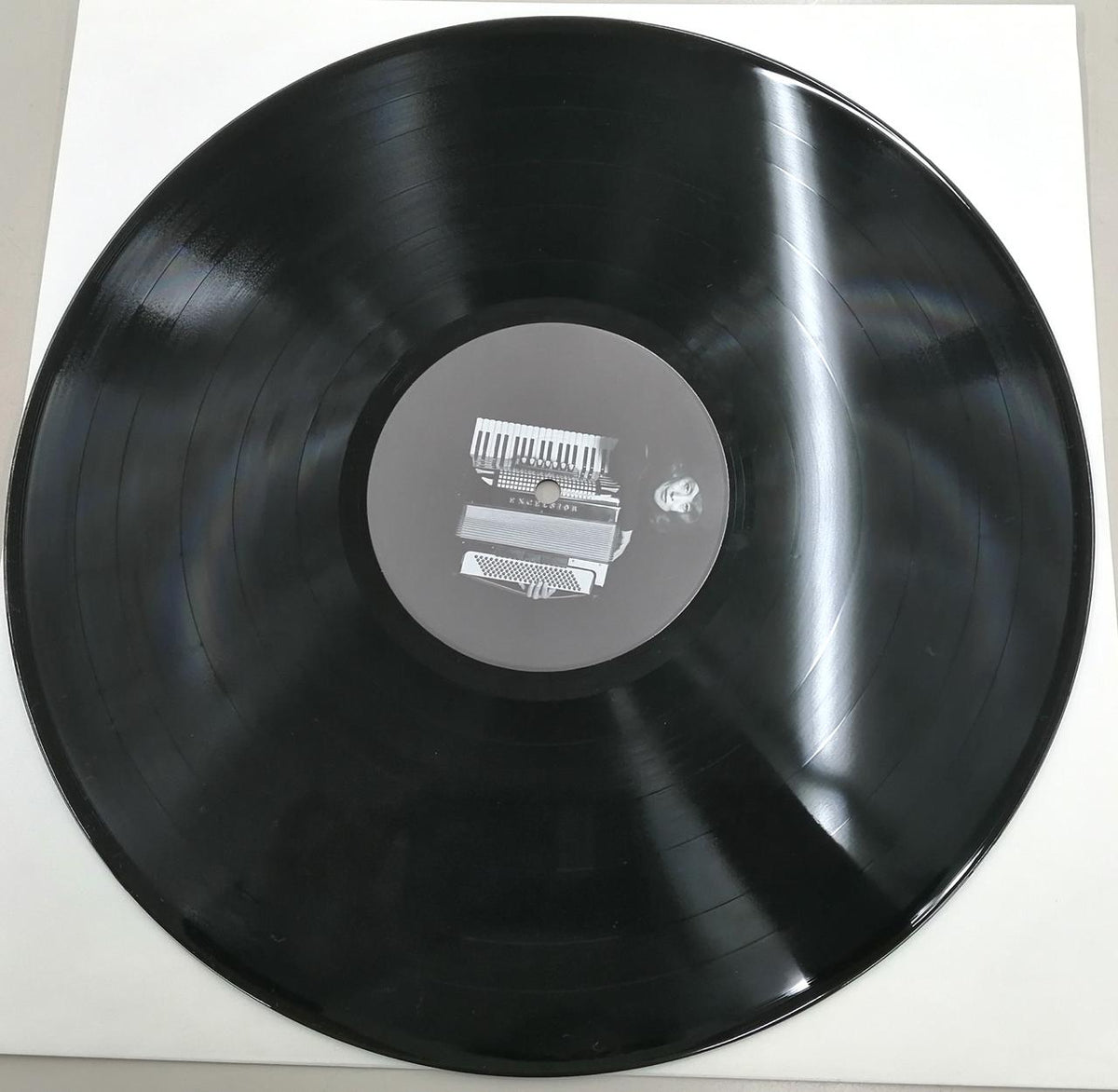 READYMADE RECORDS The War Is Over / Mari Natsuki RMLP-0018
