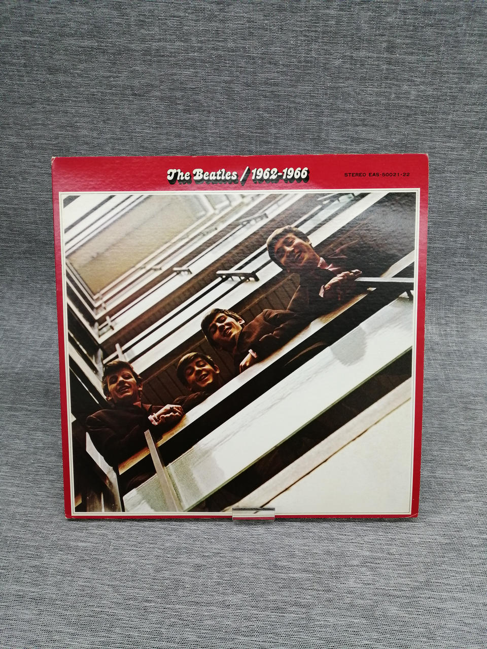 Toshiba EMI Corporation Record (THE BEATLES 1962–1966) EAS-50021・22 / Red Color