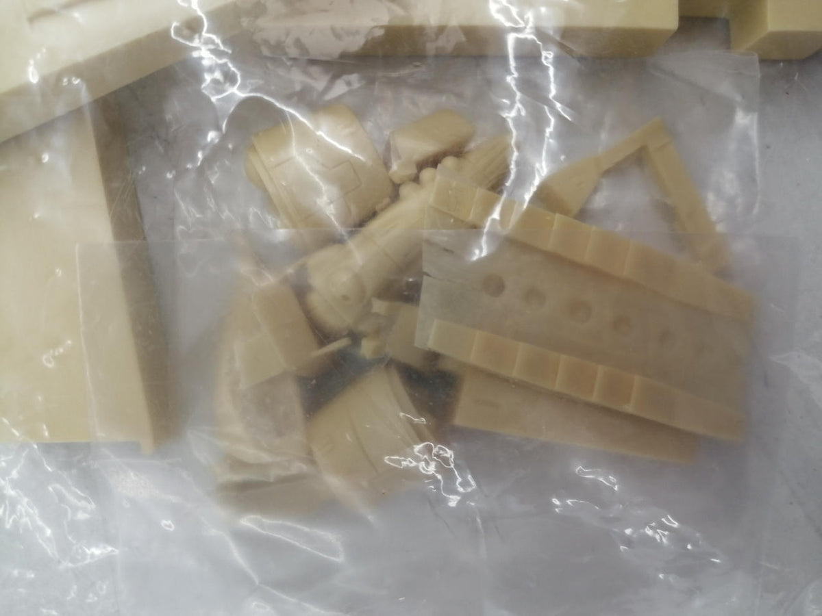 SOY-YA Garage Kit Crusher Joe Allied Space Force Heavy Cruiser Cordoba - Banzai Thrifting | BanzaiHobby