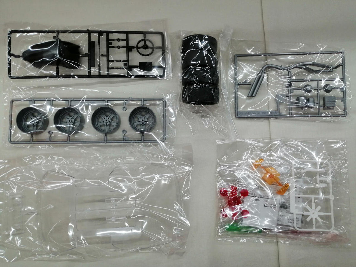 FUJIMI 1/12 AXES Series Skyline GT-R GR. A Calsonic '92 BNR3 - Banzai Thrifting | BanzaiHobby