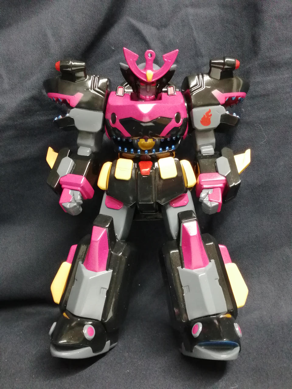 Cemetery Gallery Sofubi Shark King Kaiser