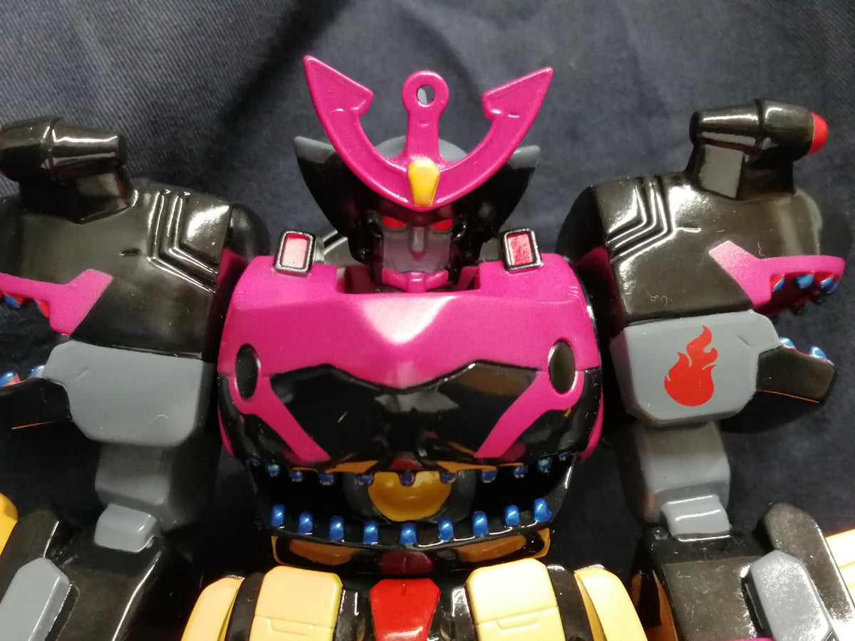 Cemetery Gallery Sofubi Shark King Kaiser