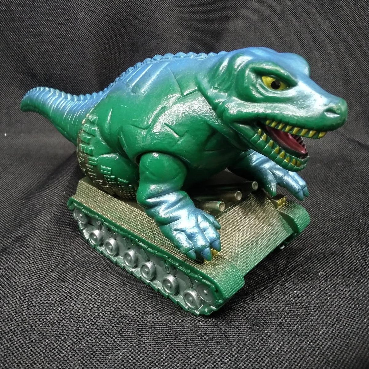 Tsuburaya Productions Sofubi Monster Kingdom: 'Monster Tank'